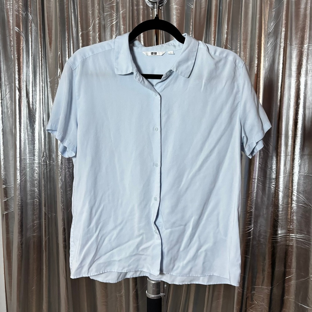 Uniqlo Light Blue Short Sleeve Button Up Shirt